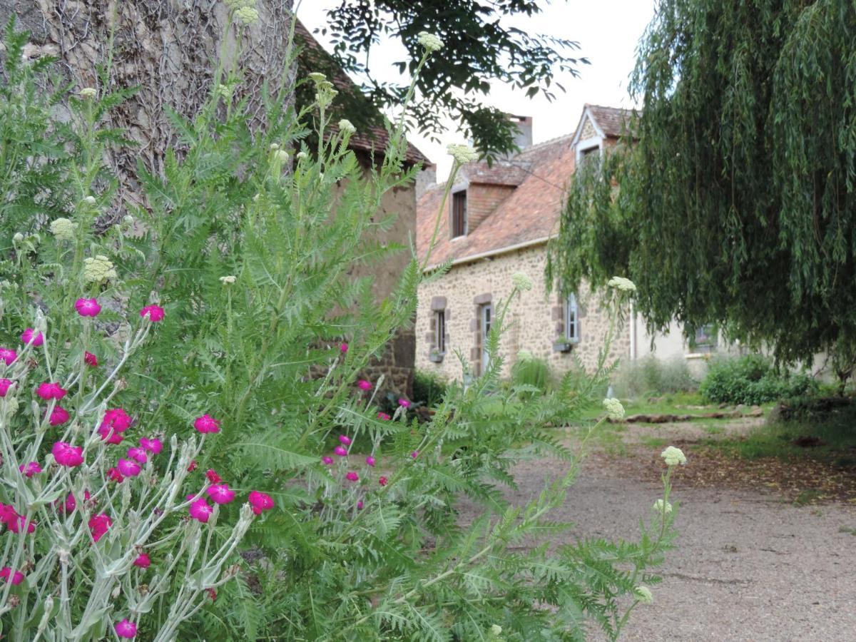Le Clos Fleuri Segrie Exterior photo